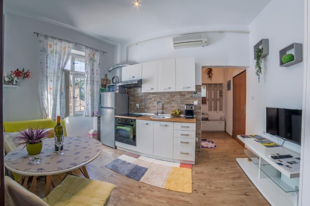 Apartment Ljube Pula Luaran gambar