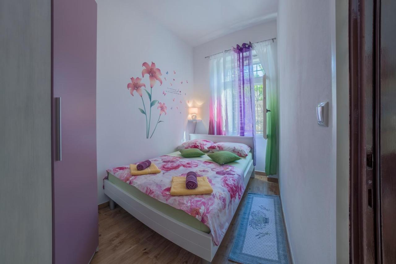 Apartment Ljube Pula Luaran gambar